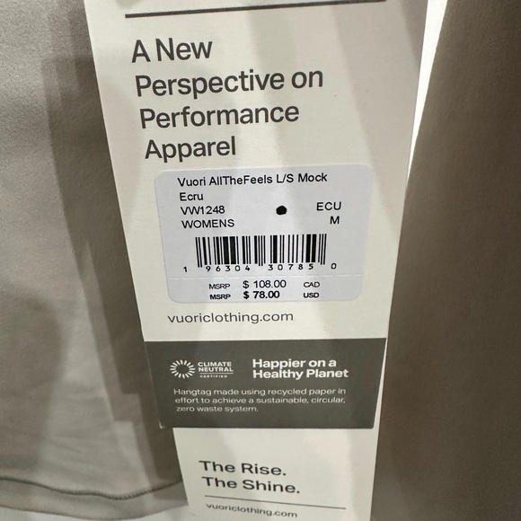 Vuori All the feels long sleeve mock neck size Medium Ecru (sand/off white) - Picture 2 of 5